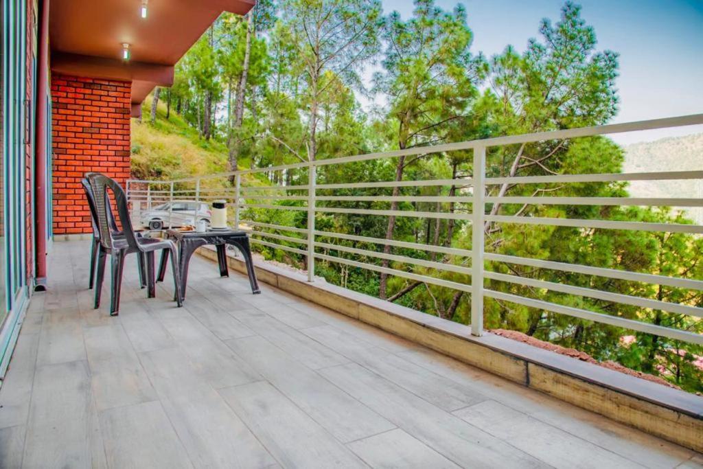 Bed and Breakfast Hillcrest Heights Касаули Экстерьер фото